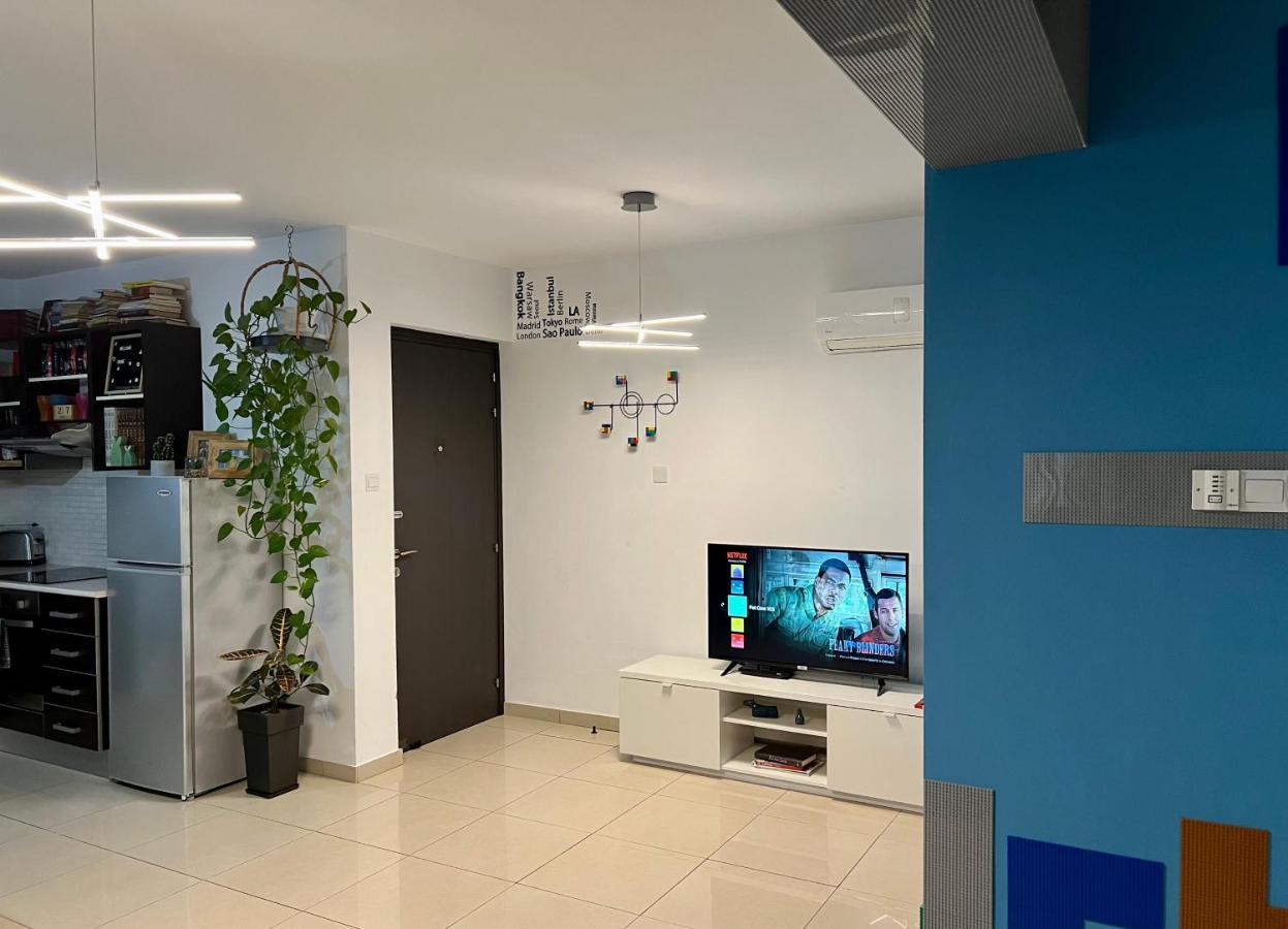 Fat Cow Apartment 103 Larnaca Esterno foto