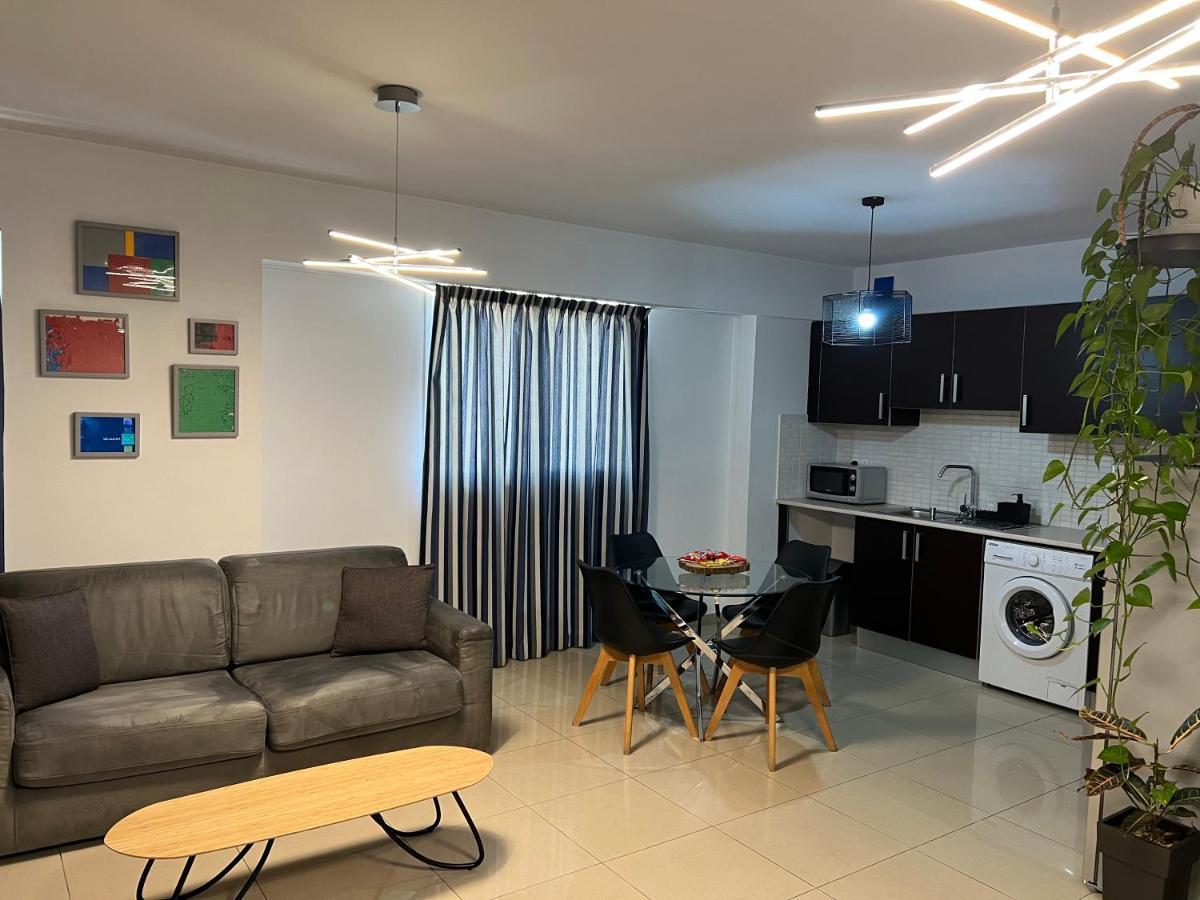 Fat Cow Apartment 103 Larnaca Esterno foto